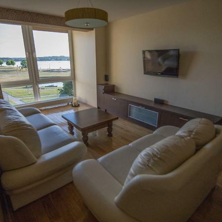 Cozy Apartment With A Wonderful Lake View Telšiai Eksteriør bilde